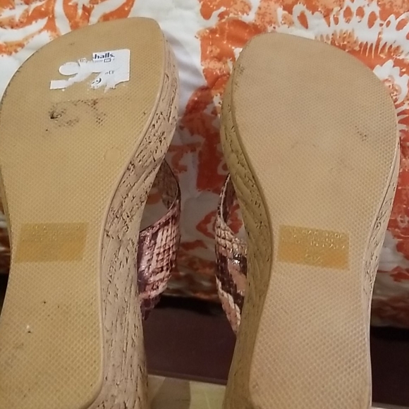 Sandals - Picture 2 of 3